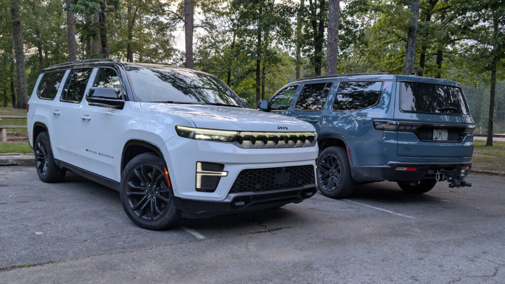 Jeep Grand Wagoneer SUV with roof rack affected by pivot bolt recall (Photo credit: Stephen Rivers)